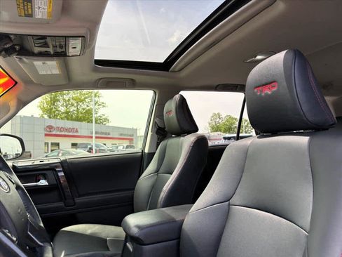 Used 2024 Toyota 4Runner TRD Off-Road Premium w/ Moonroof Package AWD/4WD image 25