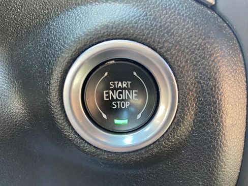 Used 2022 Chevrolet Silverado 1500 LT AWD/4WD image 33
