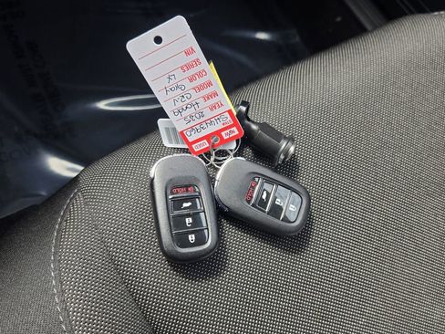 Used 2025 Honda CR-V LX image 18