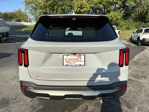 Used 2024 Kia Sorento SX Prestige w/ Sage Leather Package image 7