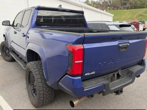 Used 2025 Toyota Tacoma SR5 image 10