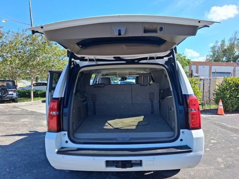 Used 2016 Chevrolet Suburban LT RWD image 17