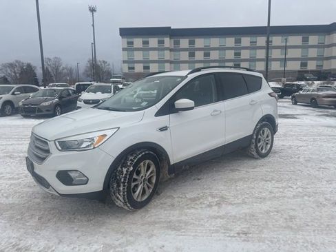 Used 2018 Ford Escape SE image 4