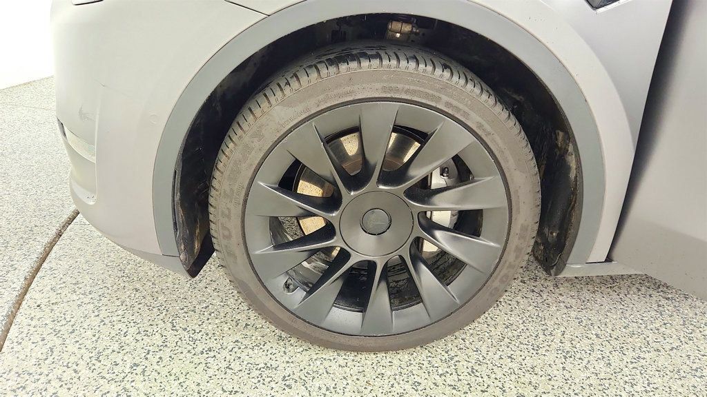 Used 2022 Tesla Model Y Long Range AWD/4WD image 9