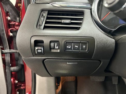 Used 2017 Chevrolet Impala Premier w/ Enhanced Convenience Package FWD image 14