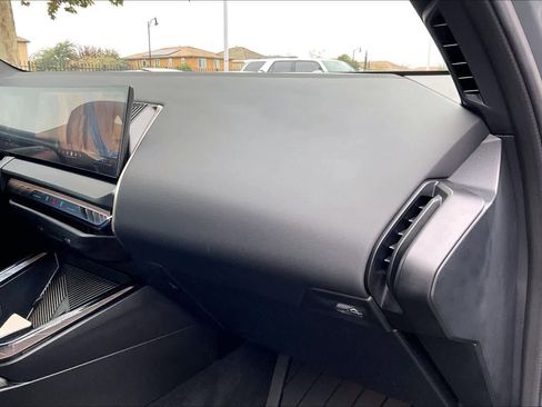 Used 2025 BMW X3 xDrive30i w/ Premium Package image 17