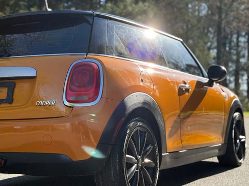 Used 2015 MINI Cooper 2-Door Hardtop image 5