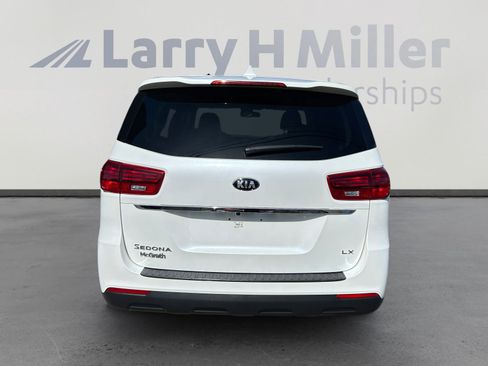 Used 2021 Kia Sedona LX image 5