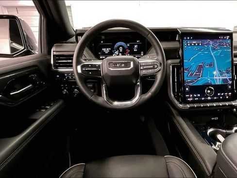 Used 2025 GMC Yukon XL Elevation w/ Elevation Premium Package AWD/4WD image 6