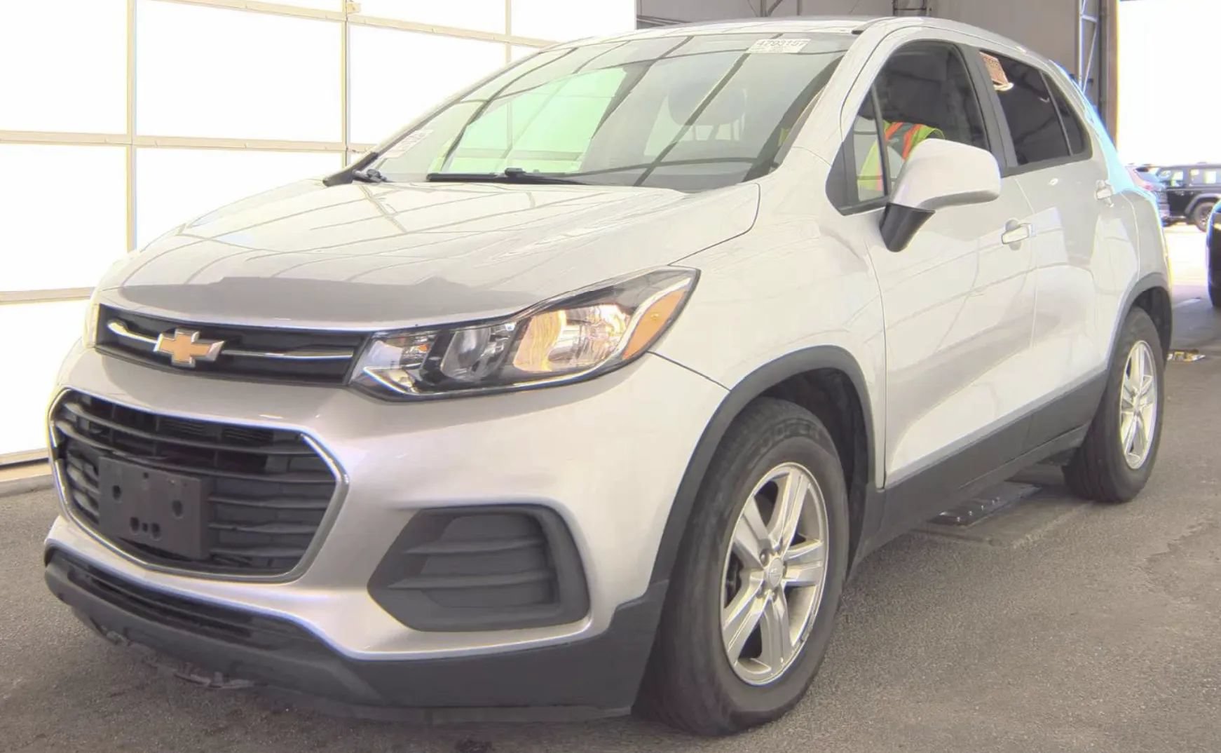 Used 2021 Chevrolet Trax LS w/ Tint and Cruise Package FWD image 1