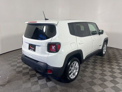 Used 2023 Jeep Renegade Latitude AWD/4WD image 8
