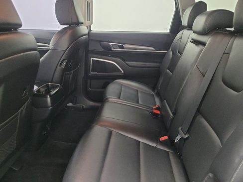 Used 2021 Kia Telluride LX FWD image 18