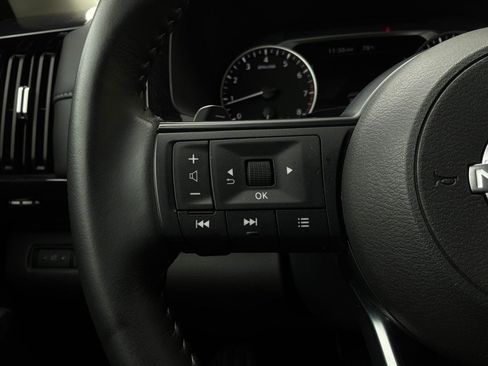 Used 2025 Nissan Pathfinder SV FWD image 35