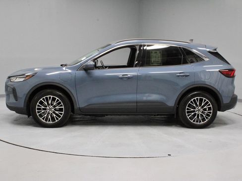 Certified 2023 Ford Escape SE FWD image 9