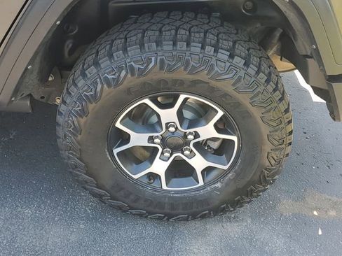 Used 2021 Jeep Wrangler Unlimited Rubicon w/ Dual Top Group AWD/4WD image 5