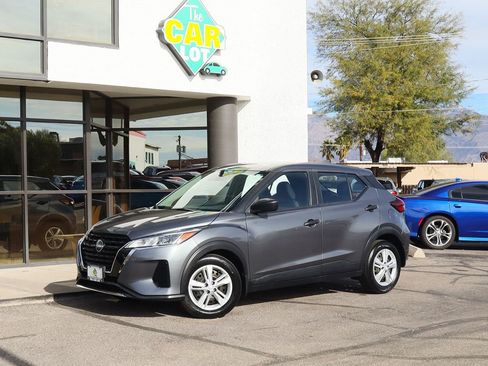 Used 2023 Nissan Kicks S image 3