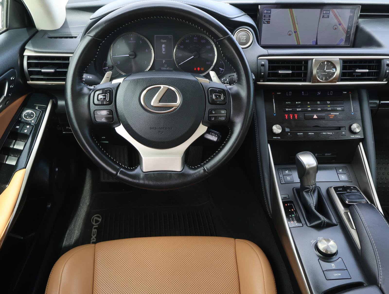 Used 2018 Lexus IS 300 w/ Comfort Package RWD image 9