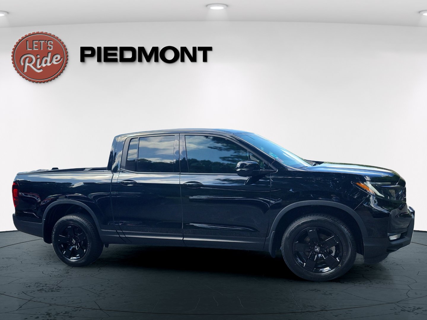 Certified 2024 Honda Ridgeline Black Edition image 4