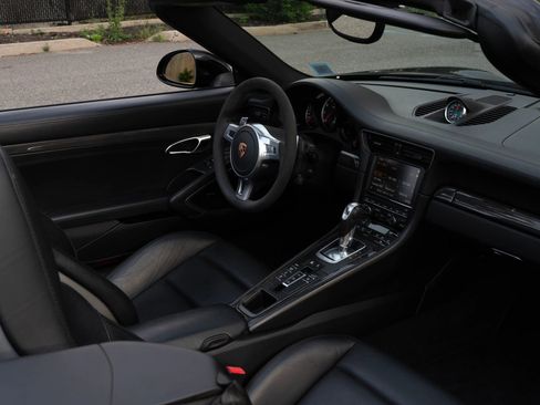 Used 2014 Porsche 911 Turbo image 66