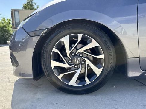 Used 2017 Honda Civic EX image 4