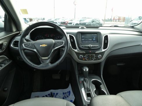 Used 2018 Chevrolet Equinox LT image 18