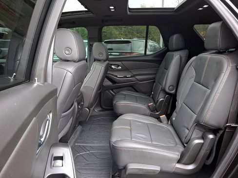 Certified 2023 Chevrolet Traverse RS w/ LPO, Floor Liner Package AWD/4WD image 11
