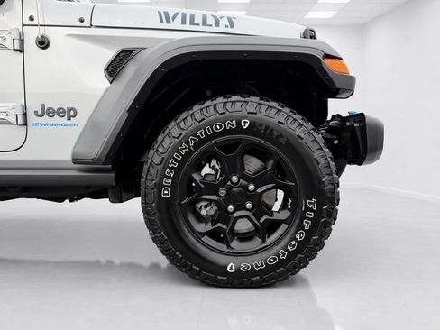 Used 2023 Jeep Wrangler Unlimited w/ Cold Weather Group AWD/4WD image 9