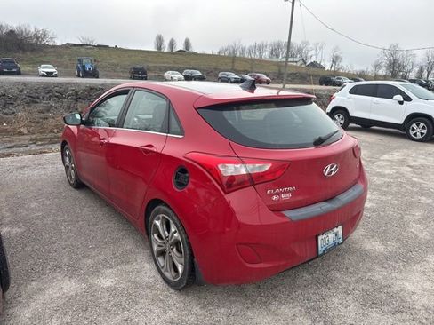 Used 2013 Hyundai Elantra GT w/ Style Pkg image 2