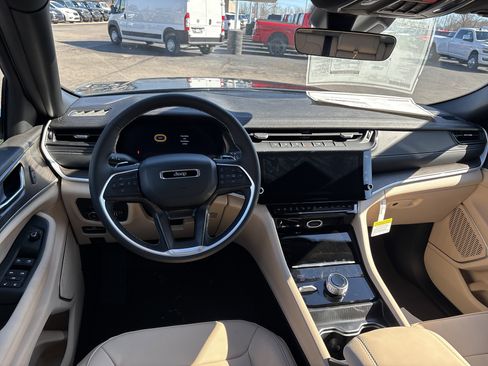 New 2026 Jeep Grand Cherokee Limited AWD/4WD image 24