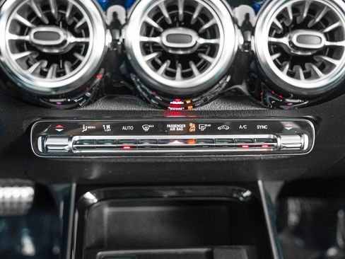 Certified 2023 Mercedes-Benz GLB 250 4MATIC image 23