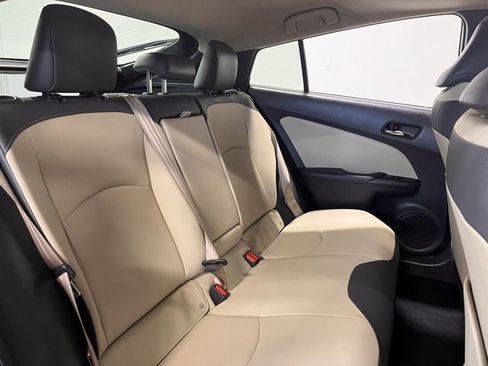 Used 2016 Toyota Prius Four image 13