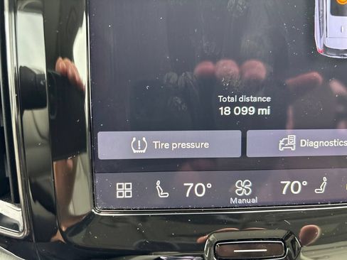 Used 2025 Volvo XC60 B5 Ultra w/ Protection Package Premier AWD/4WD image 17