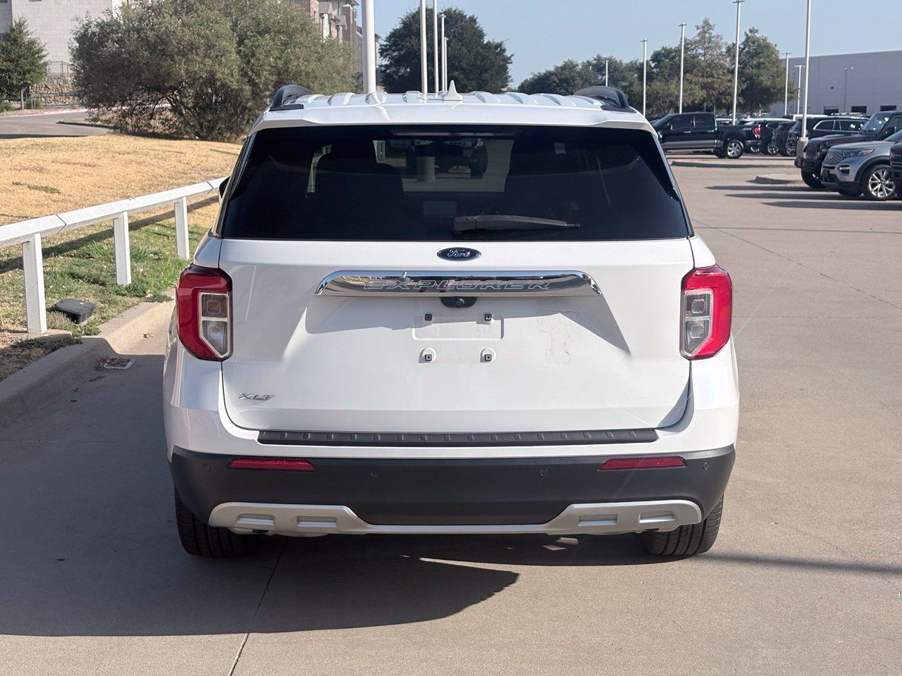 Used 2021 Ford Explorer XLT w/ Equipment Group 202A RWD image 5