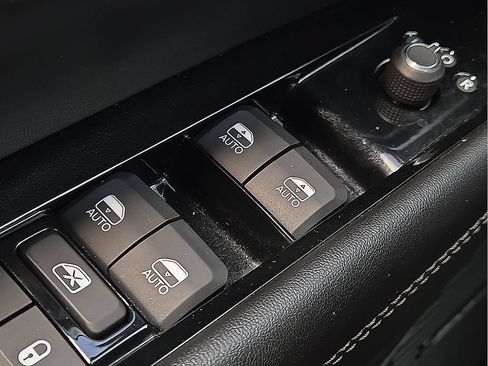 Used 2024 Jeep Wagoneer Series II AWD/4WD image 17