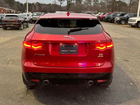 Used 2019 Jaguar F-PACE S image 6