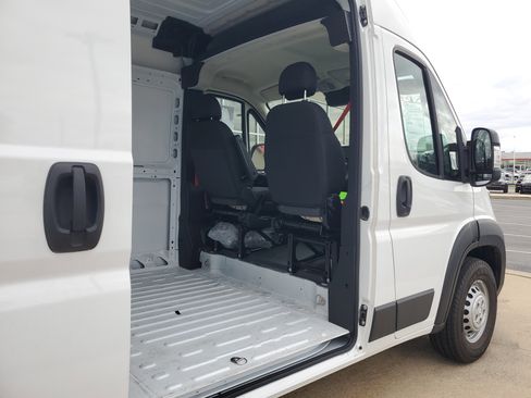 Used 2025 RAM ProMaster 2500 w/ Convenience Group image 20