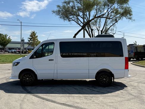 Used 2023 Mercedes-Benz Sprinter 2500 w/ Acoustic Package image 6