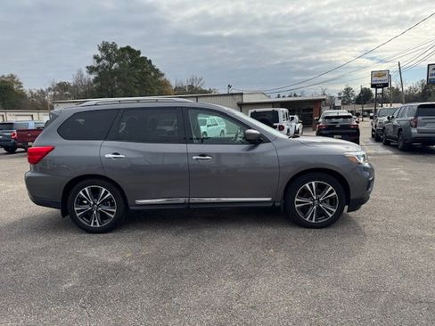 Used 2017 Nissan Pathfinder Platinum w/ Cargo Package image 5