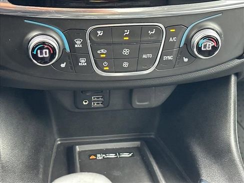 Certified 2023 Chevrolet Traverse RS w/ LPO, Floor Liner Package AWD/4WD image 30