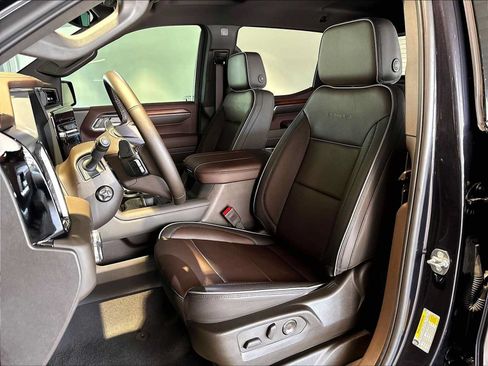 Used 2025 GMC Sierra 1500 Denali RWD image 8