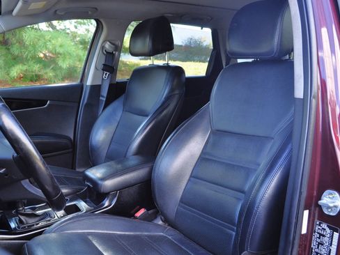 Used 2017 Kia Sorento SX image 8