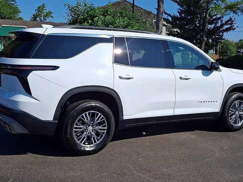 Certified 2024 Chevrolet Traverse LT AWD/4WD image 3