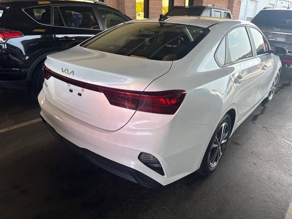 Used 2024 Kia Forte LXS FWD image 2