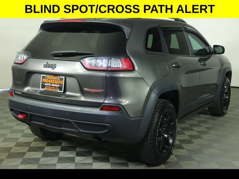 Used 2019 Jeep Cherokee Trailhawk AWD/4WD image 10