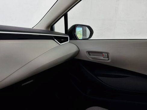 Used 2023 Toyota Corolla LE FWD image 38