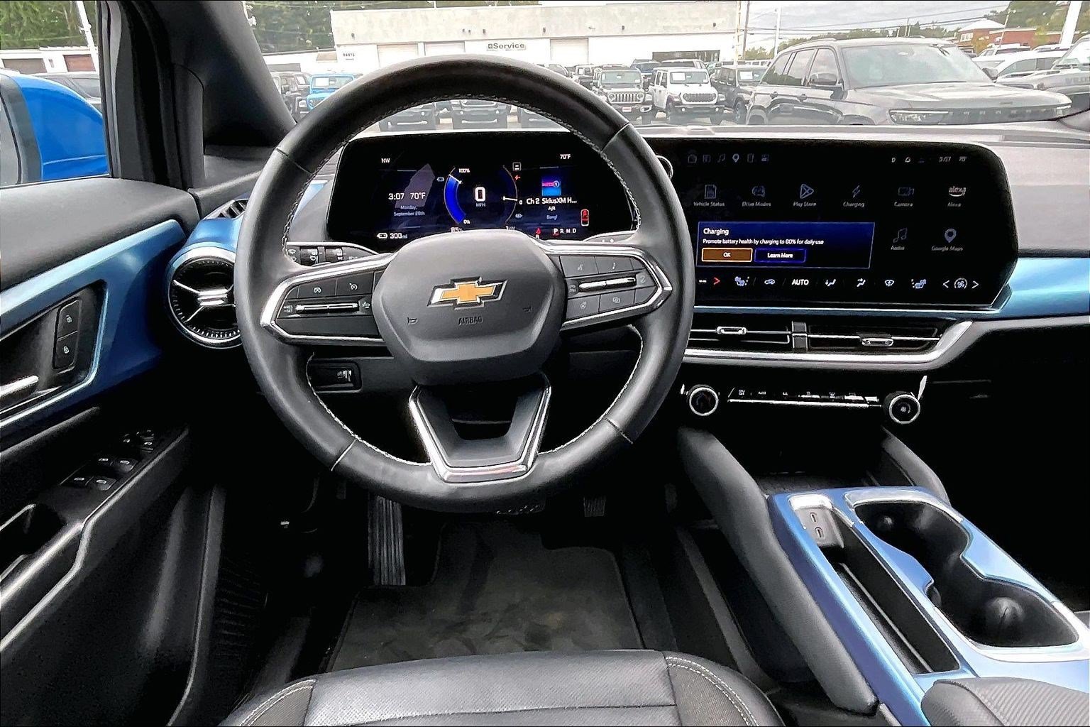 Used 2025 Chevrolet Equinox EV LT w/ Convenience Package FWD image 5