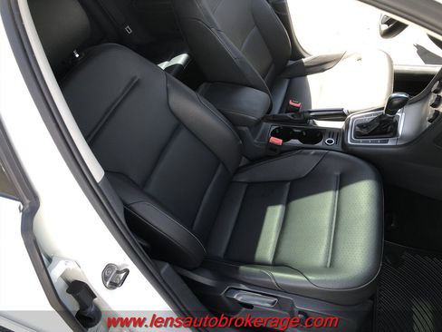 Used 2017 Volkswagen Golf SE FWD image 24
