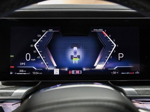 Certified 2023 BMW 760i xDrive w/ Parking Assistance Package image 25