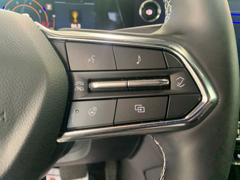Used 2026 Chevrolet Traverse LT w/ Driver Confidence Package FWD image 21