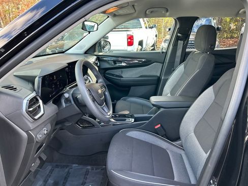 Used 2025 Chevrolet TrailBlazer LT image 14